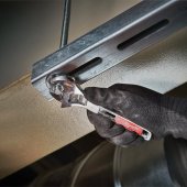 Serrage de pièces avec la clé à molette 250 mm Milwaukee