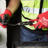 Pince universelle 7 en 1 en action - MILWAUKEE