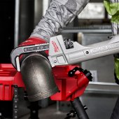 Utilisation de la clé serre-tube aluminium extensible 450 à 600 mm - MILWAUKEE