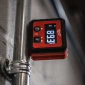 Niveau-d-angle-digital-avec-aimant-et-ecran-auto-rotatif-MILWAUKEE
