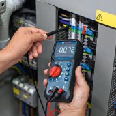 Multimètre numérique GDM 600-15 avec 2 piles 1,5V LR6 - BOSCH
