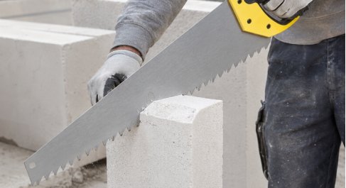Outils et fixations pour la pose du béton cellulaire