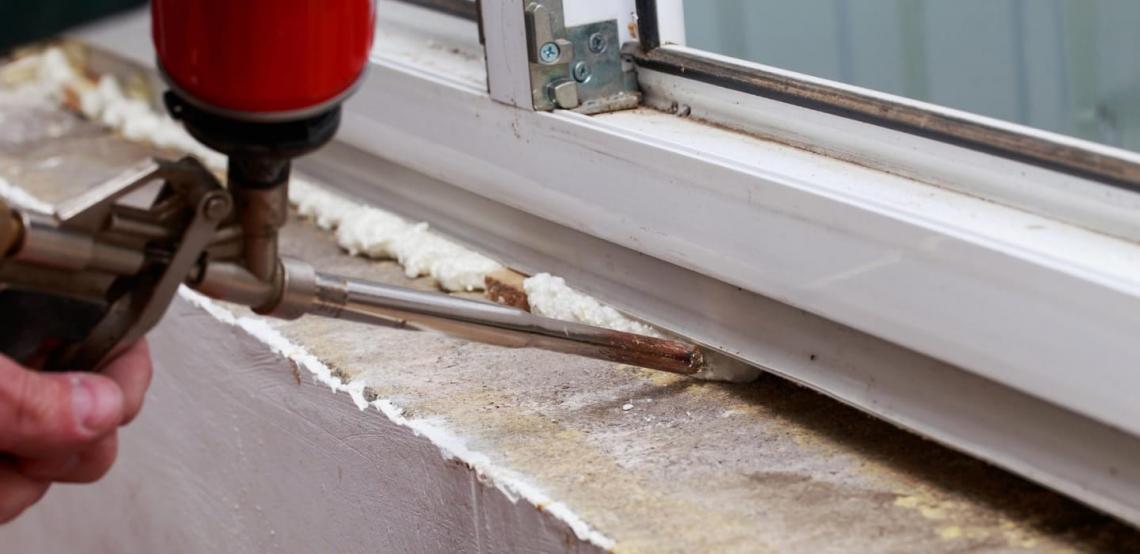 Quelle mousse polyur&eacute;thane choisir autour d'une fen&ecirc;tre ou d'une porte